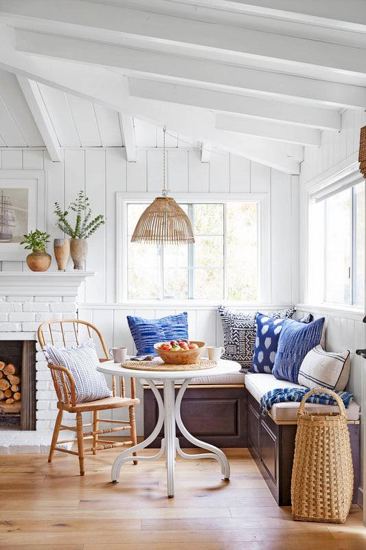 La banquette pour le coin repas dans une cuisine